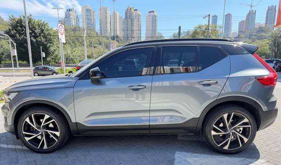 VOLVO XC40 2.0 T5 GASOLINA R-DESIGN AWD GEARTRONIC